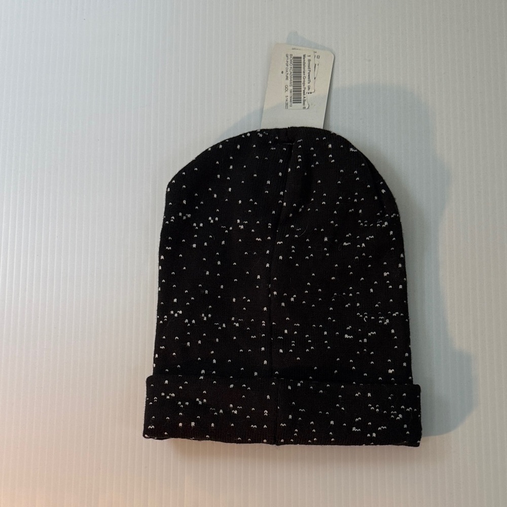 Star Wars Black Beanie with Green and Brown Baby Yoda - Picture 2 of 4